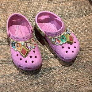 Toddler crocs